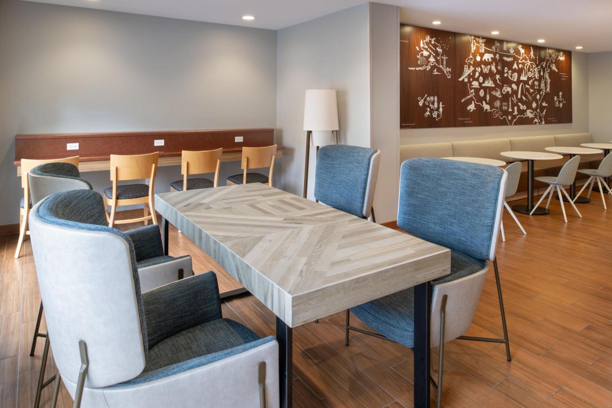 Towneplace Suites By Marriott Olympia Exterior photo